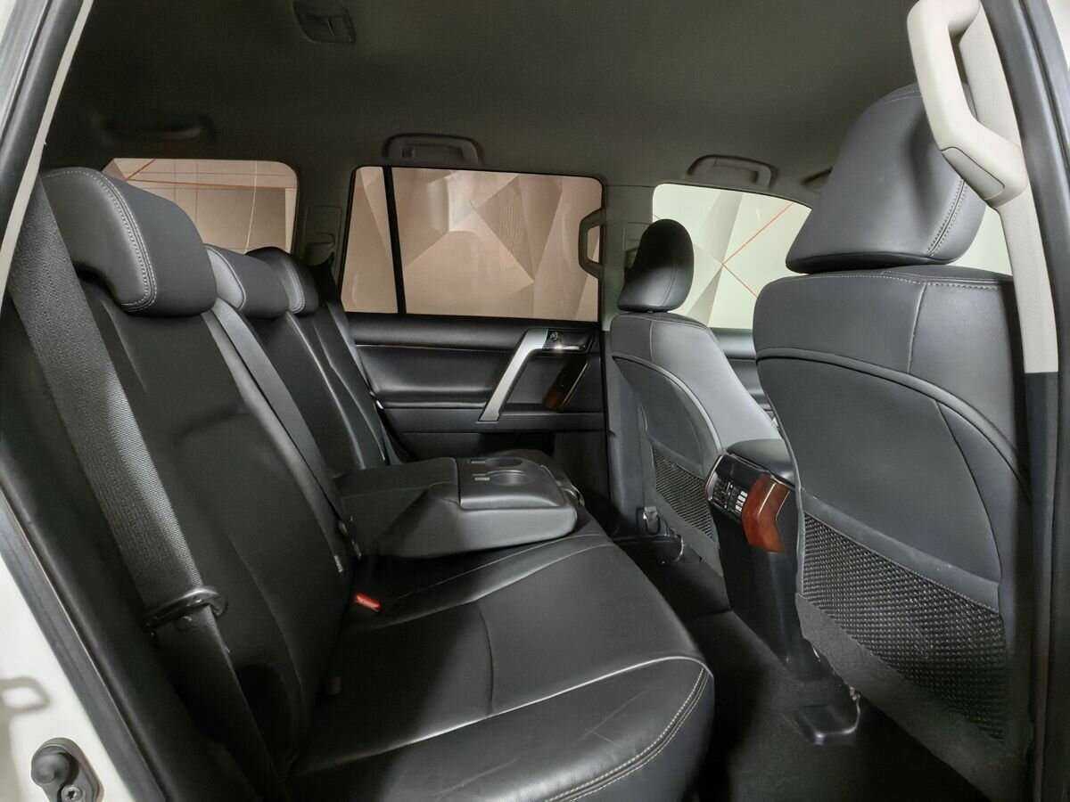 Купить Toyota Land Cruiser Prado с пробегом. Фото: #11