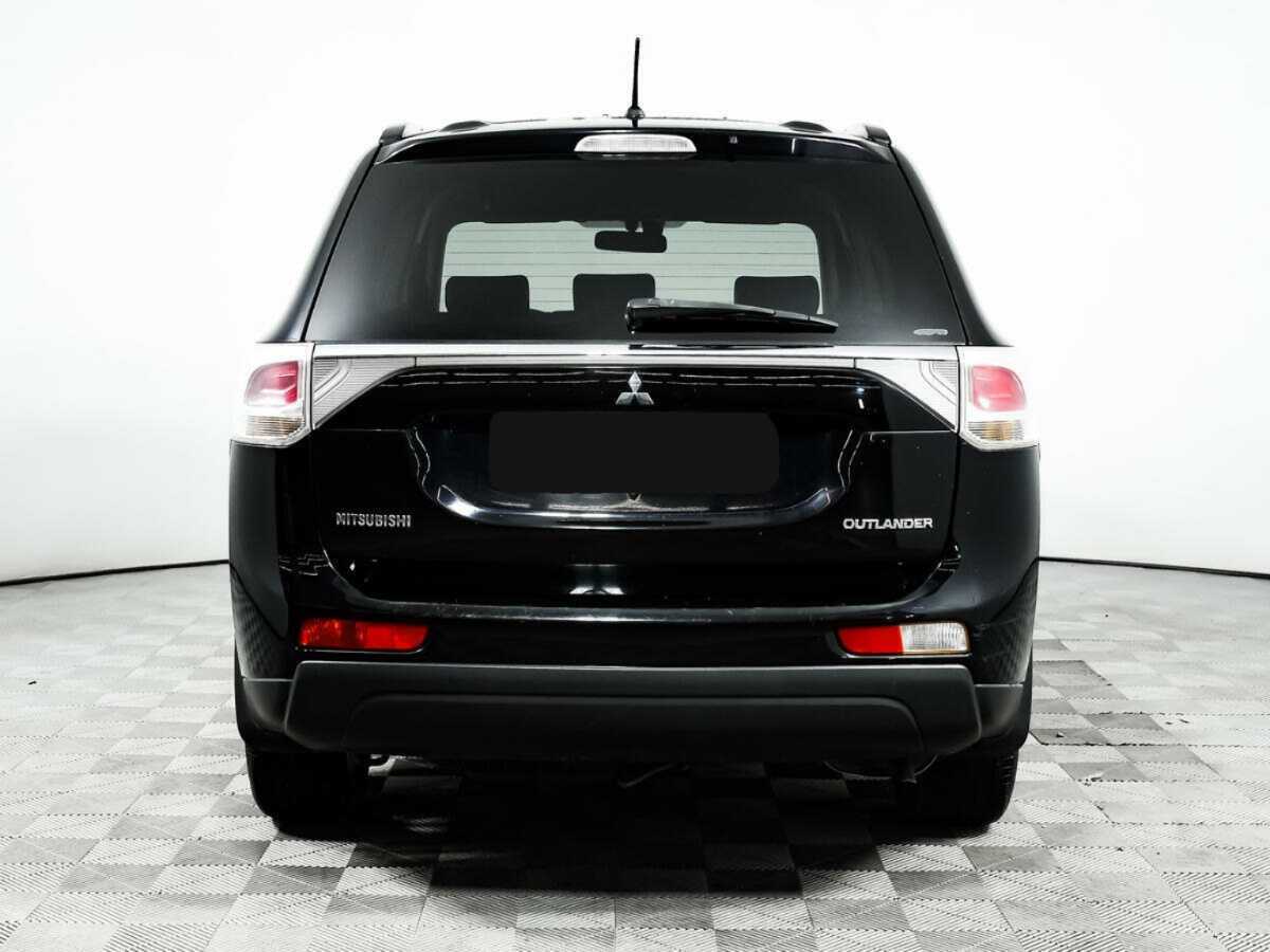 Купить Mitsubishi Outlander с пробегом. Фото: #4