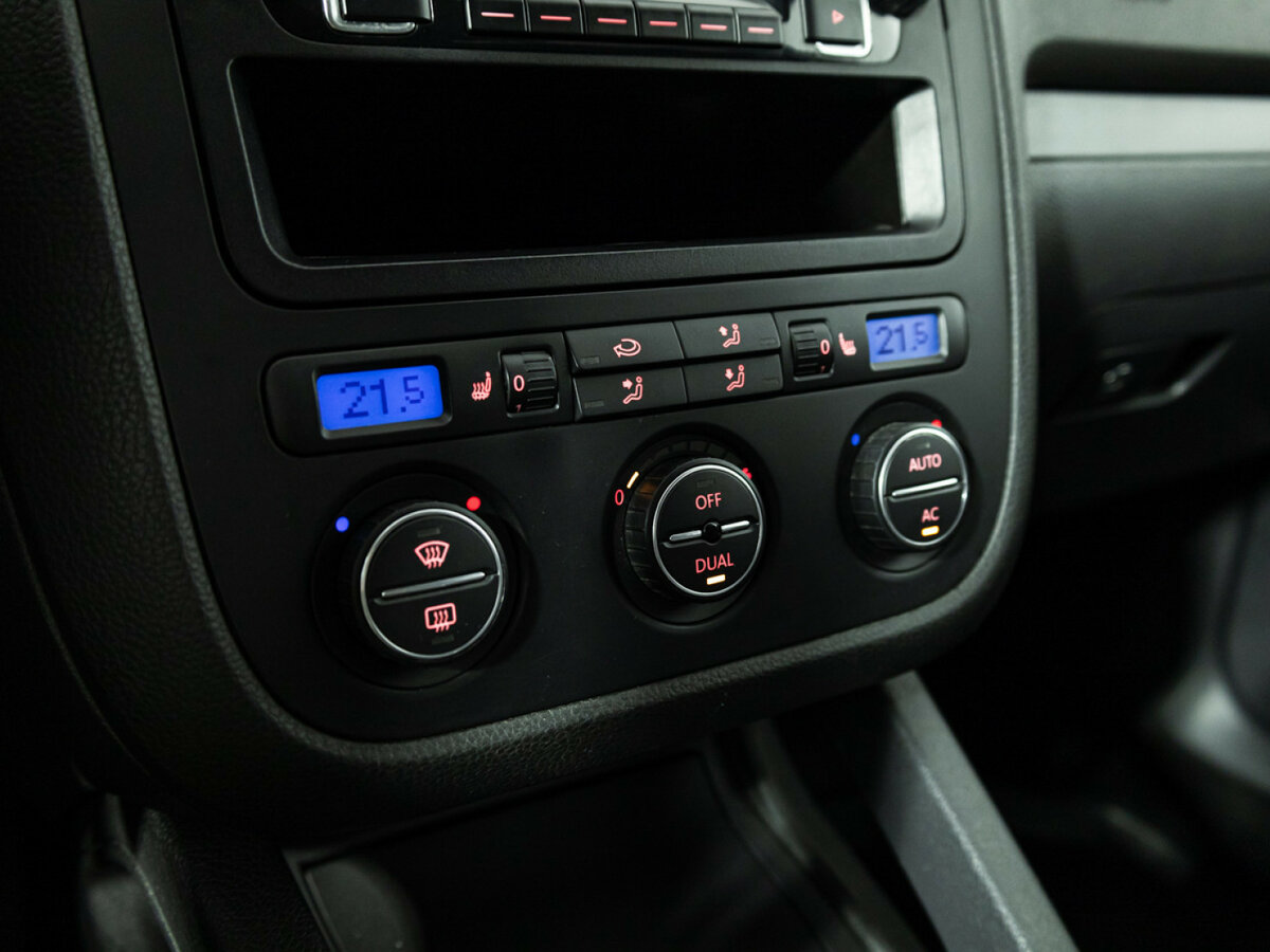 Купить Volkswagen Golf с пробегом. Фото: #15