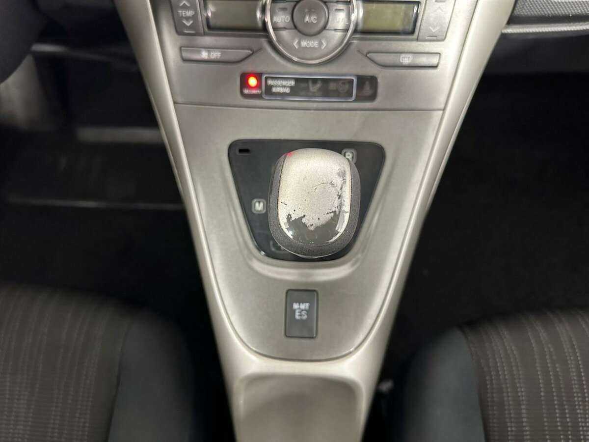 Купить Toyota Auris с пробегом. Фото: #12