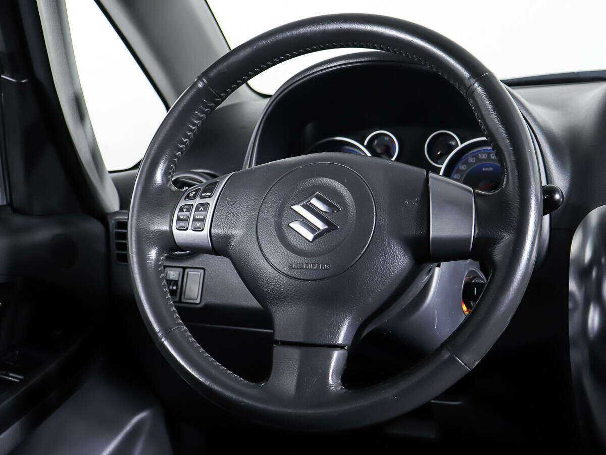 Купить Suzuki SX4 с пробегом. Фото: #14