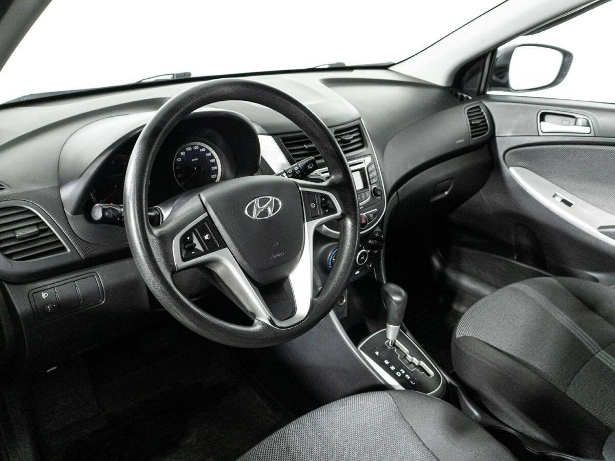 Купить Hyundai Solaris с пробегом. Фото: #10