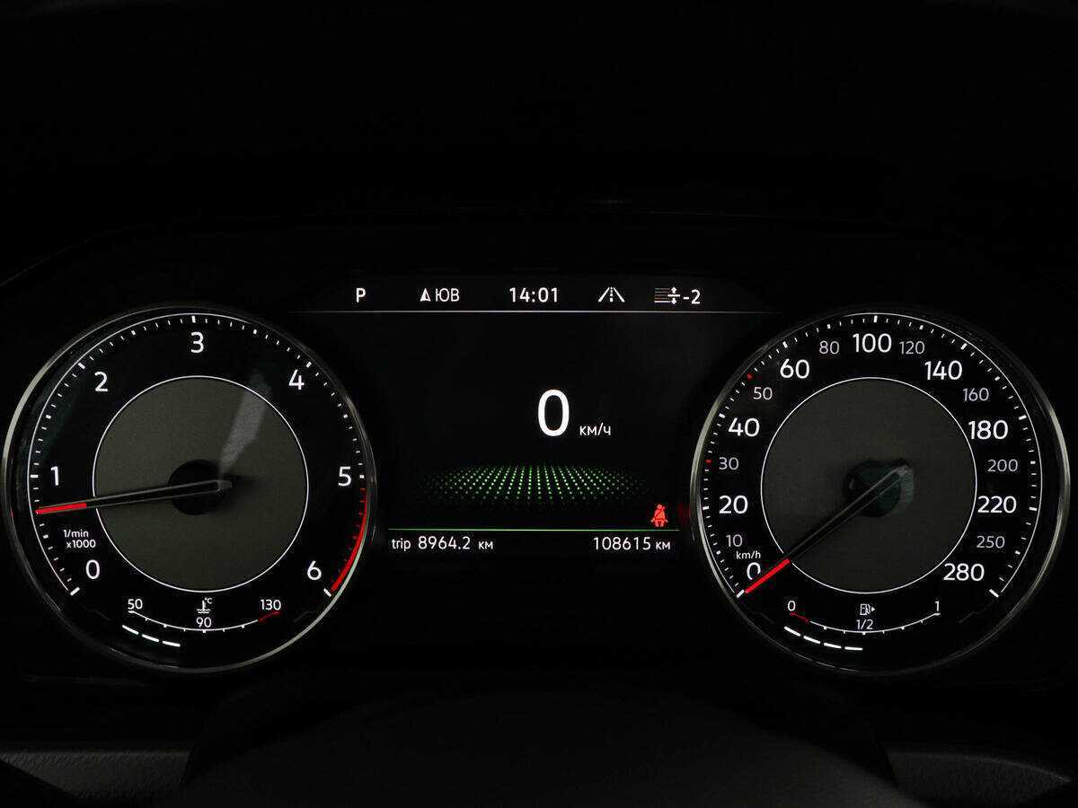 Купить Volkswagen Touareg с пробегом. Фото: #10