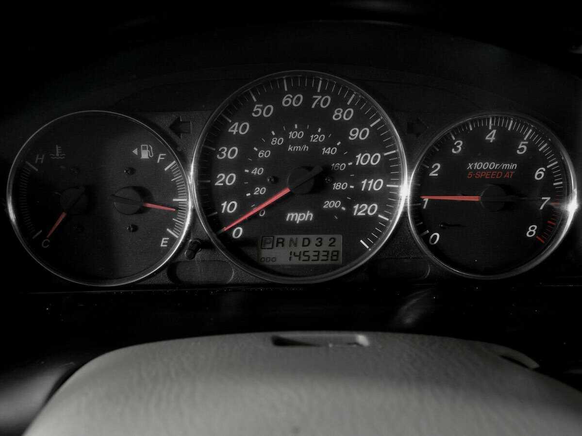 Купить Mazda MPV с пробегом. Фото: #11