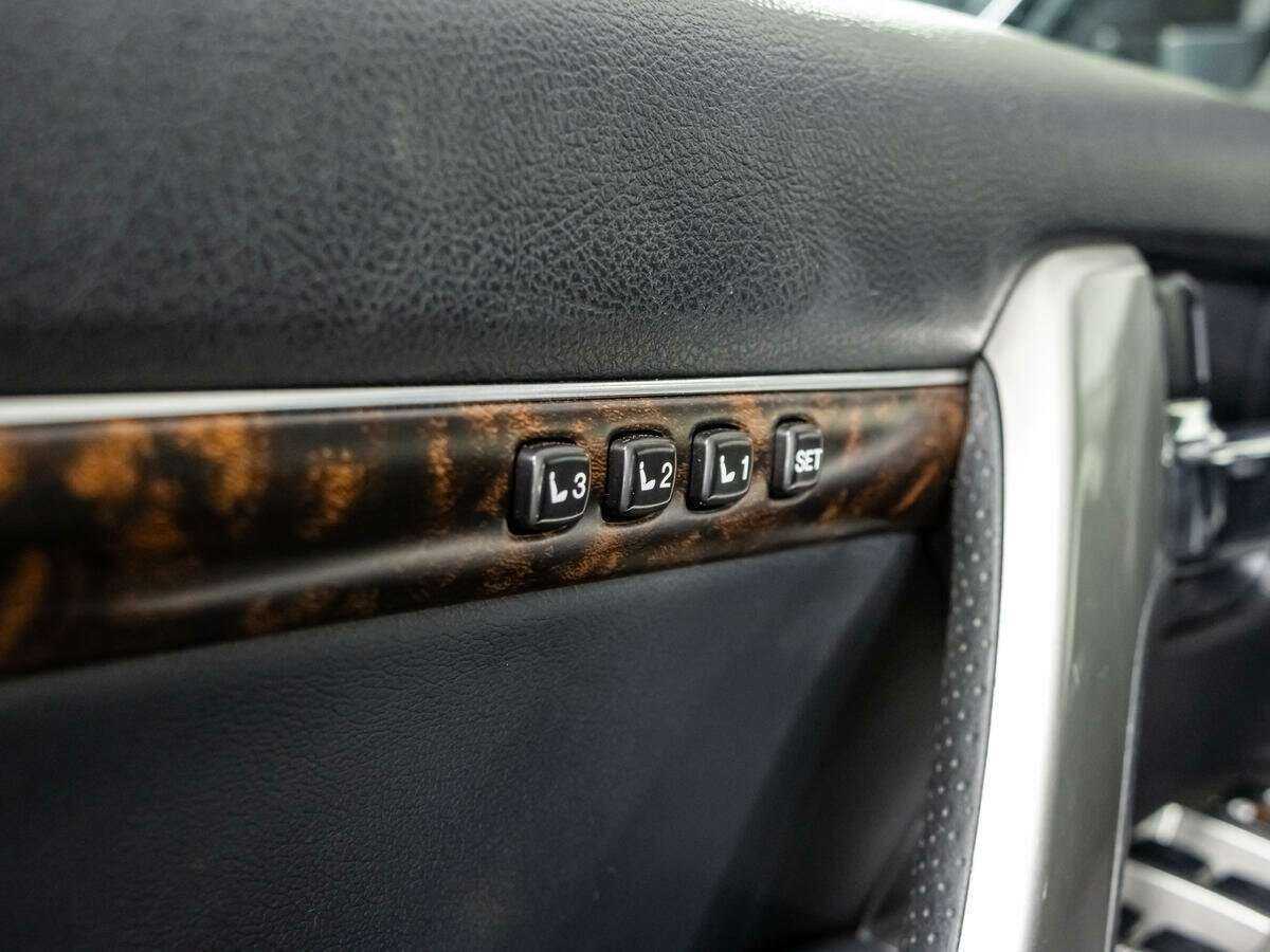 Купить Toyota Land Cruiser с пробегом. Фото: #15