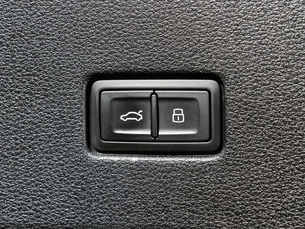 Купить Audi Q8 с пробегом. Фото: #27