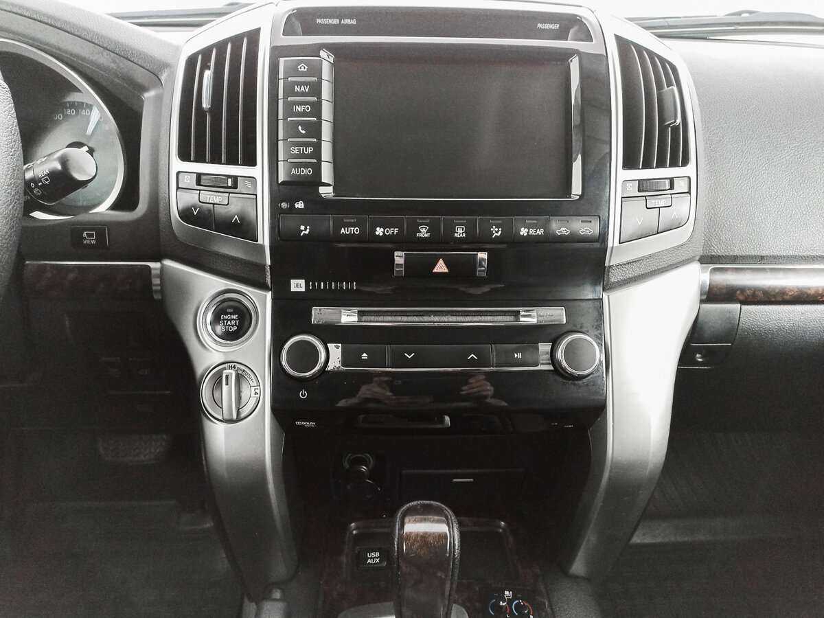 Купить Toyota Land Cruiser с пробегом. Фото: #10