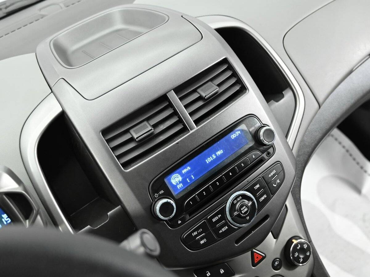 Купить Chevrolet Aveo с пробегом. Фото: #9