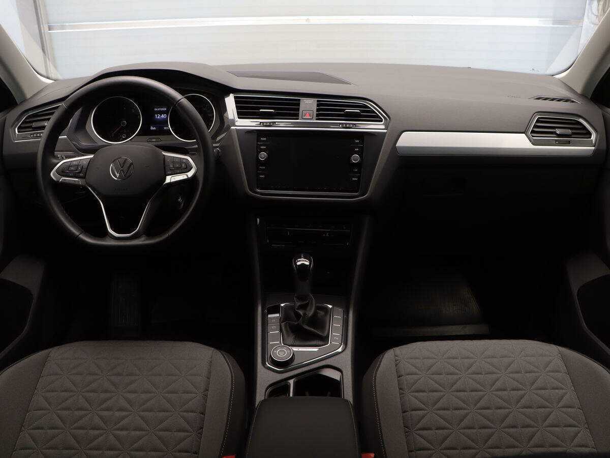 Купить Volkswagen Tiguan с пробегом. Фото: #8