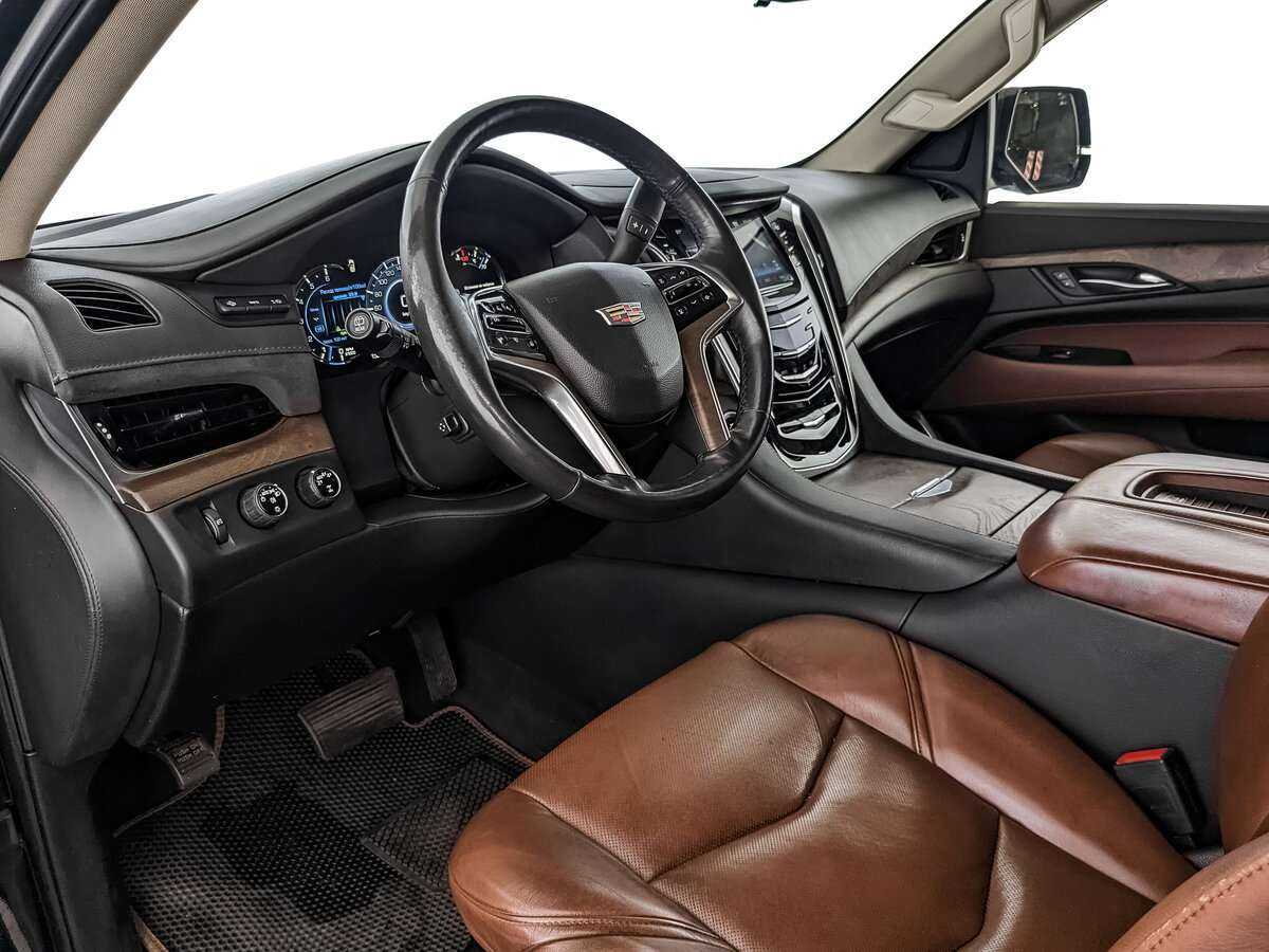 Купить Cadillac Escalade с пробегом. Фото: #9