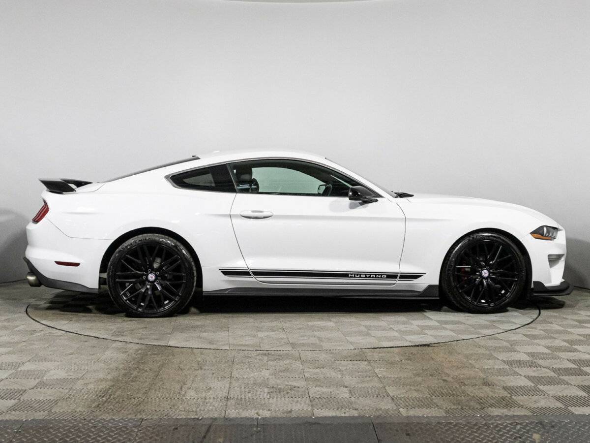 Купить Ford Mustang с пробегом. Фото: #3