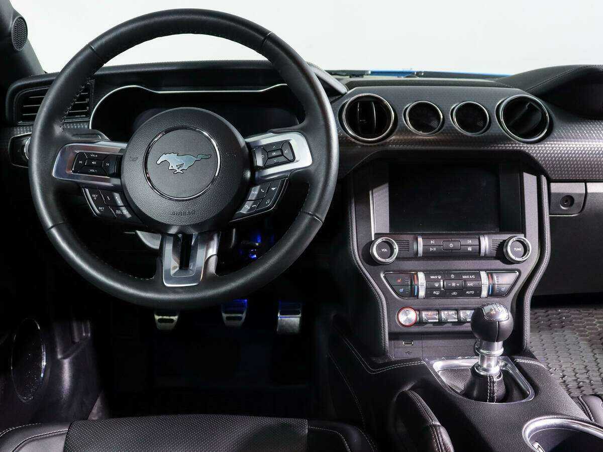 Купить Ford Mustang с пробегом. Фото: #9