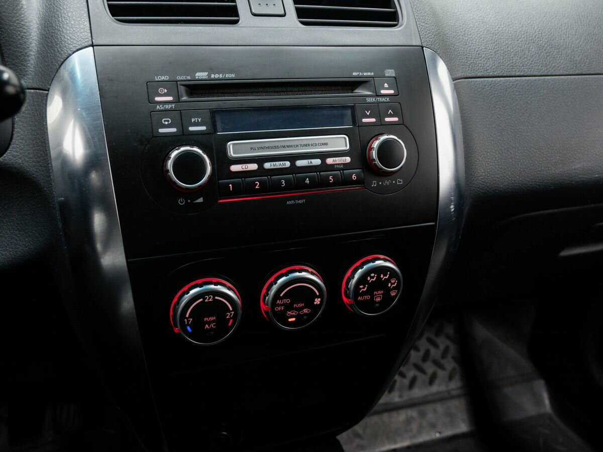 Купить Suzuki SX4 с пробегом. Фото: #18