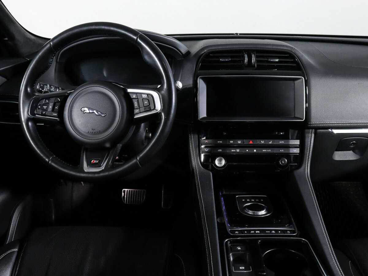 Купить Jaguar F-Pace с пробегом. Фото: #11