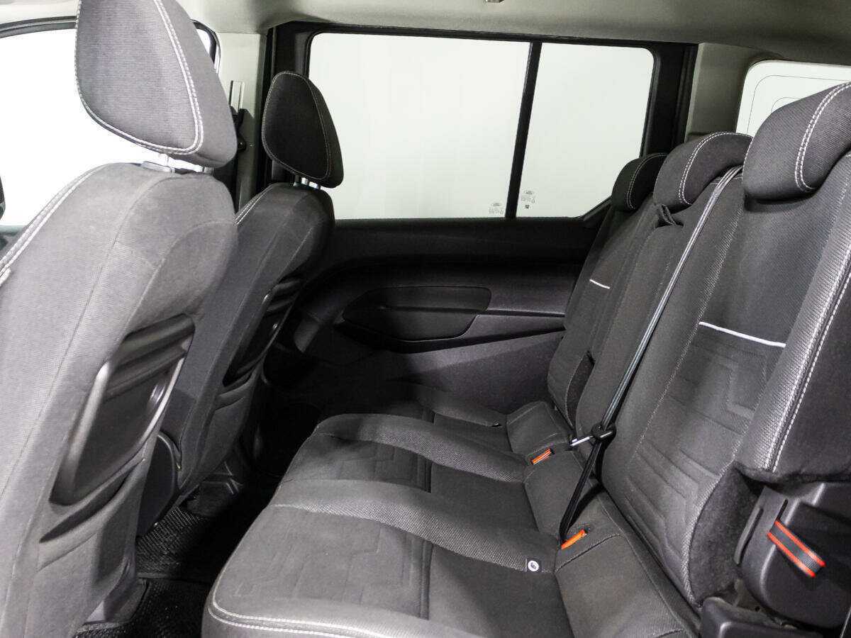 Купить Ford Tourneo Connect с пробегом. Фото: #9