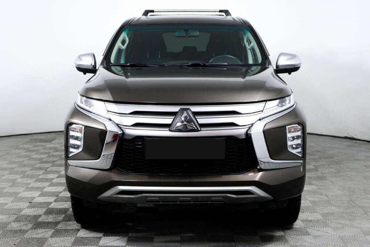 Купить Mitsubishi Montero Sport с пробегом. Фото: #1