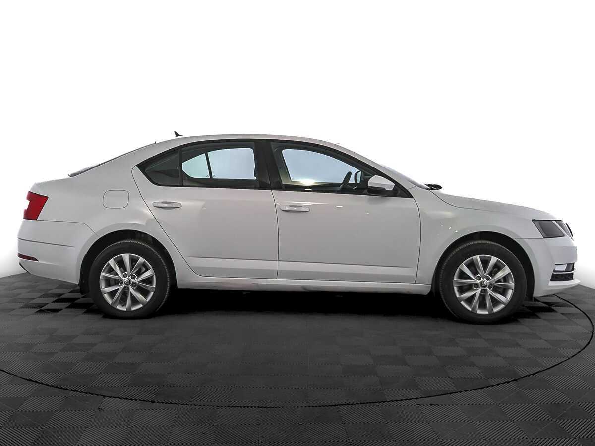 Купить Skoda Octavia с пробегом. Фото: #3