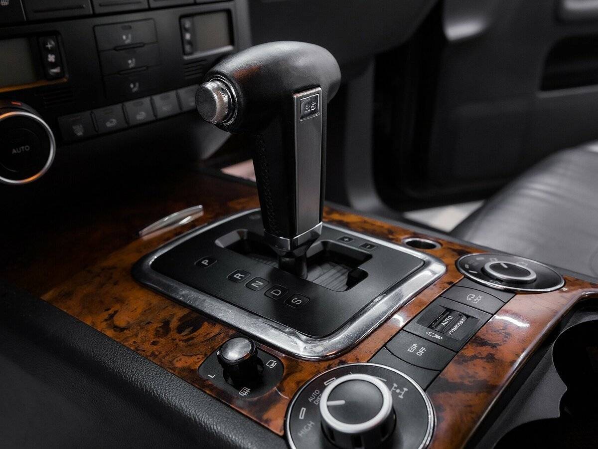Купить Volkswagen Touareg с пробегом. Фото: #11