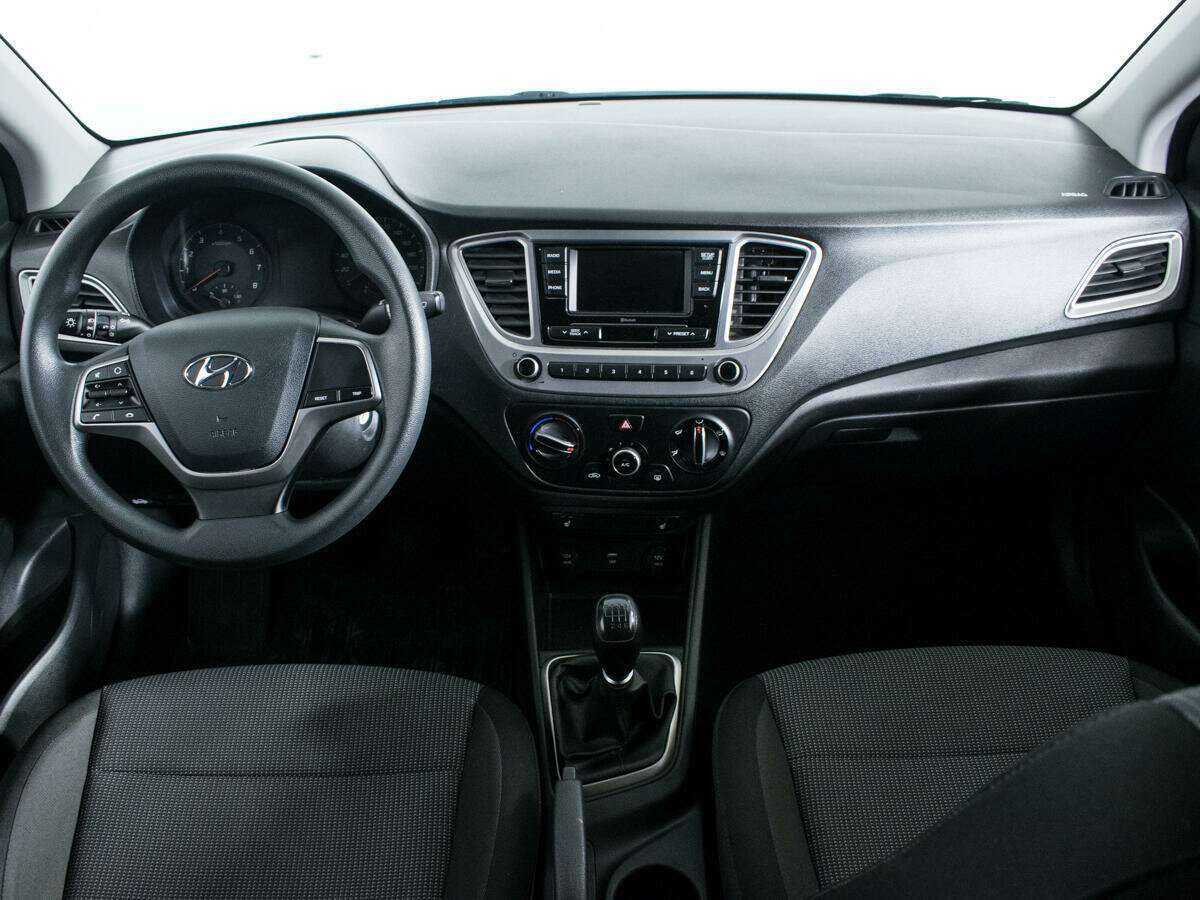 Купить Hyundai Solaris с пробегом. Фото: #11