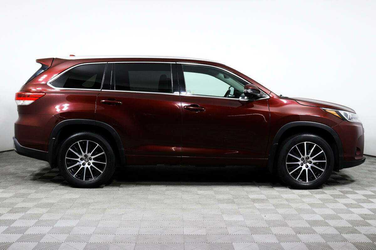 Купить Toyota Highlander с пробегом. Фото: #3