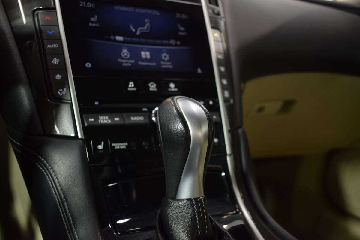 Купить Infiniti Q50 с пробегом. Фото: #30