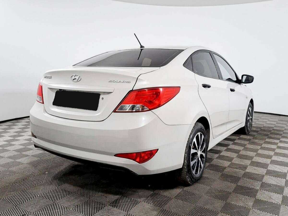 Купить Hyundai Solaris с пробегом. Фото: #3