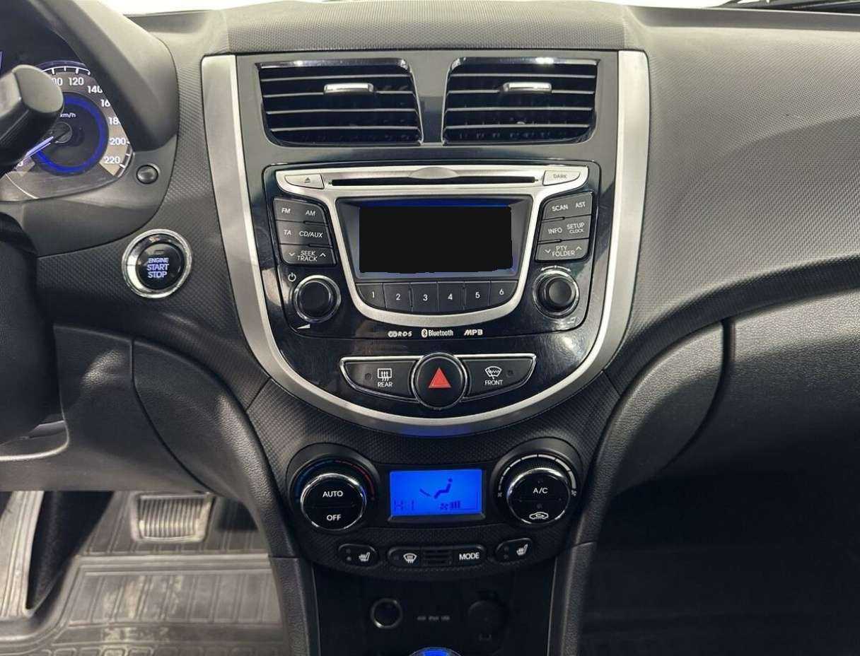 Купить Hyundai Solaris с пробегом. Фото: #11
