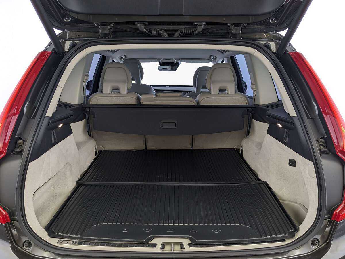 Купить Volvo XC90 с пробегом. Фото: #9