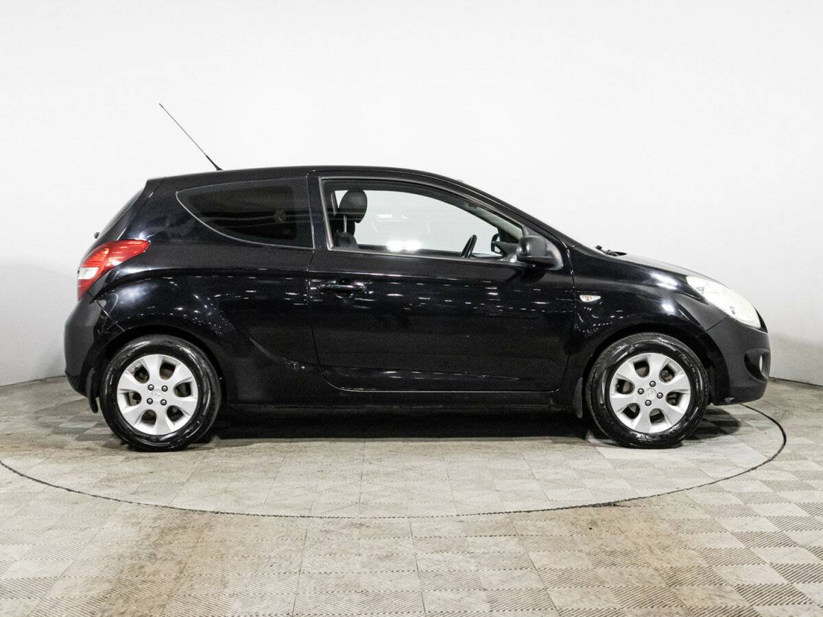 Купить Hyundai i20 с пробегом. Фото: #3