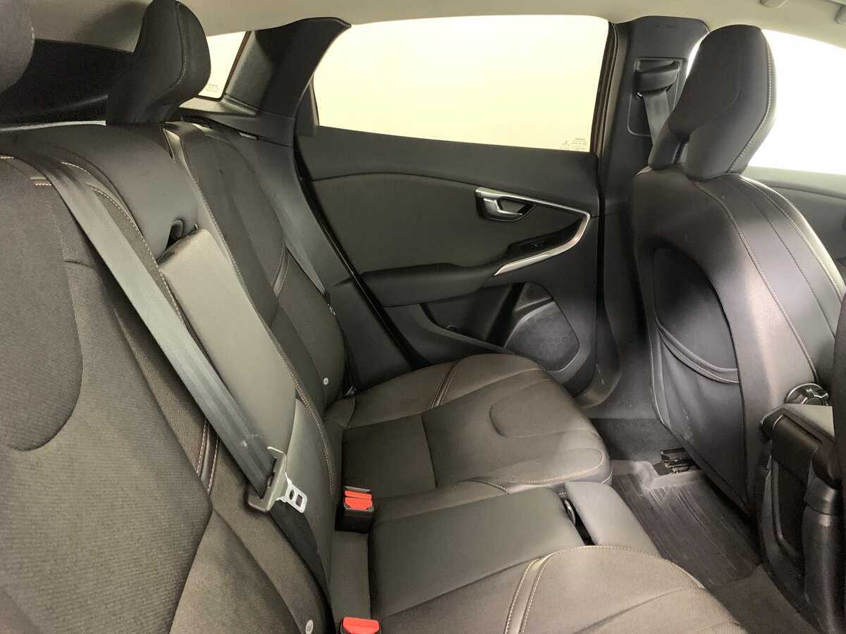 Купить Volvo V40 с пробегом. Фото: #17