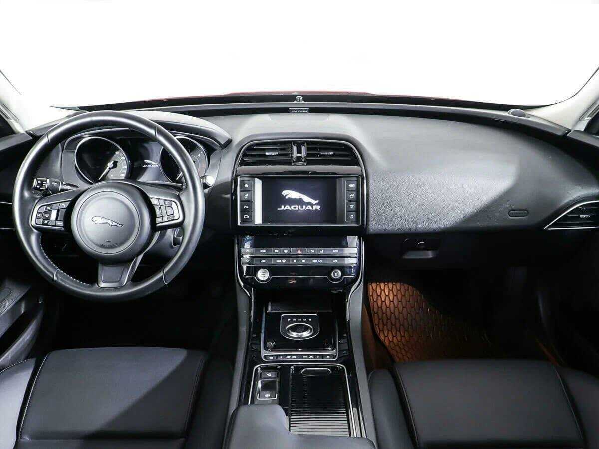 Купить Jaguar XE с пробегом. Фото: #10