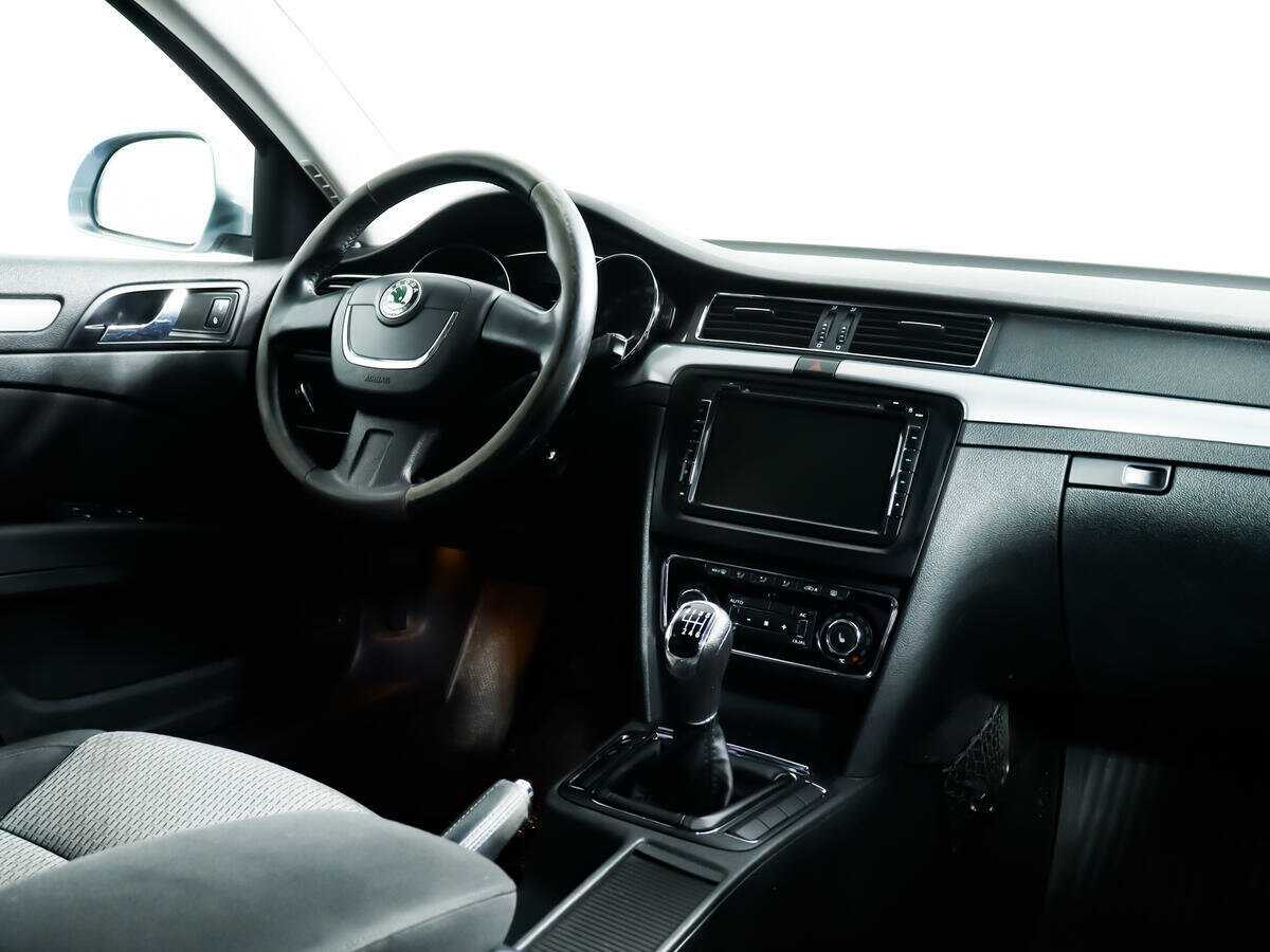 Купить Skoda Superb с пробегом. Фото: #8