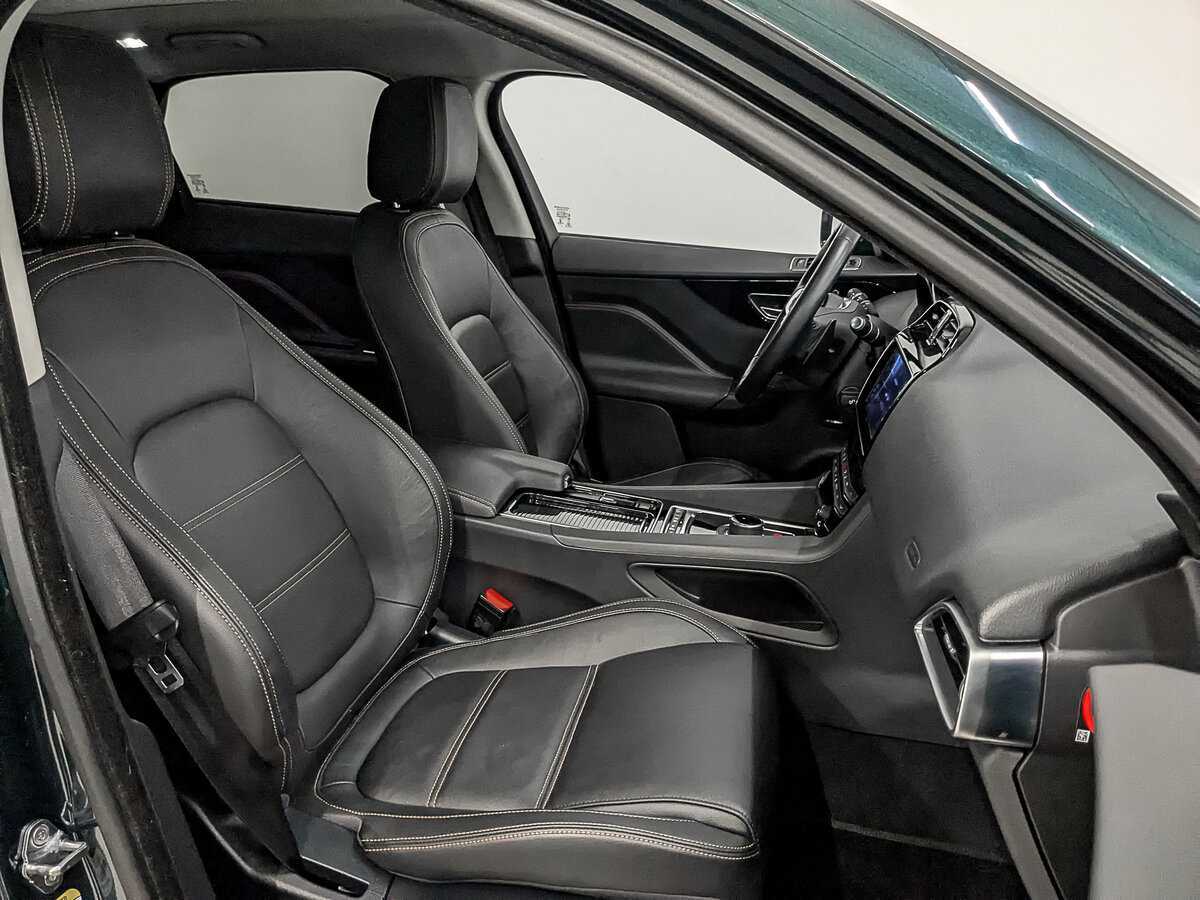 Купить Jaguar F-Pace с пробегом. Фото: #20
