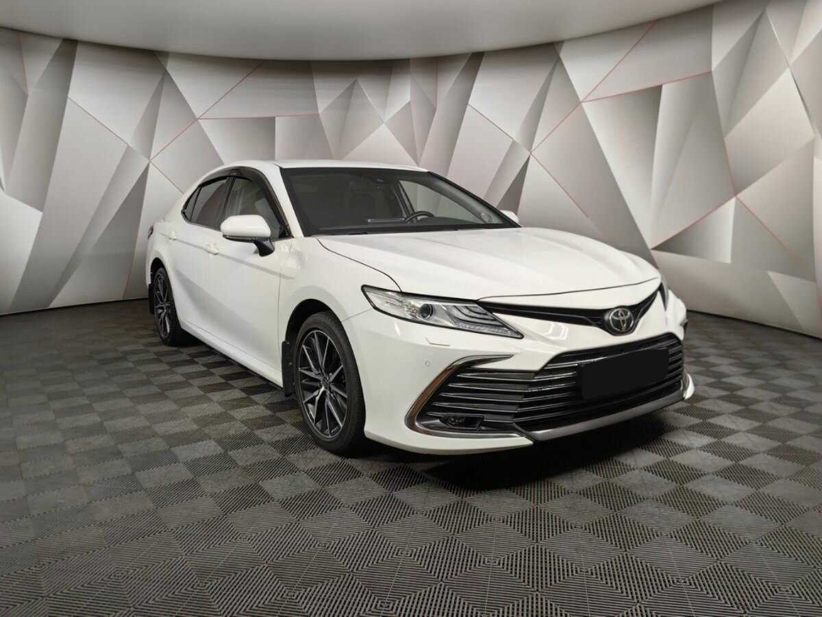 Купить Toyota Camry с пробегом. Фото: #2