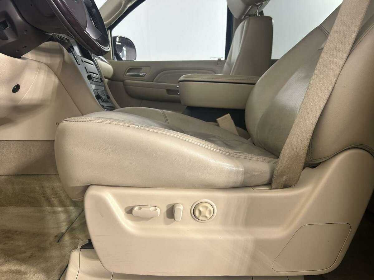 Купить Cadillac Escalade с пробегом. Фото: #9