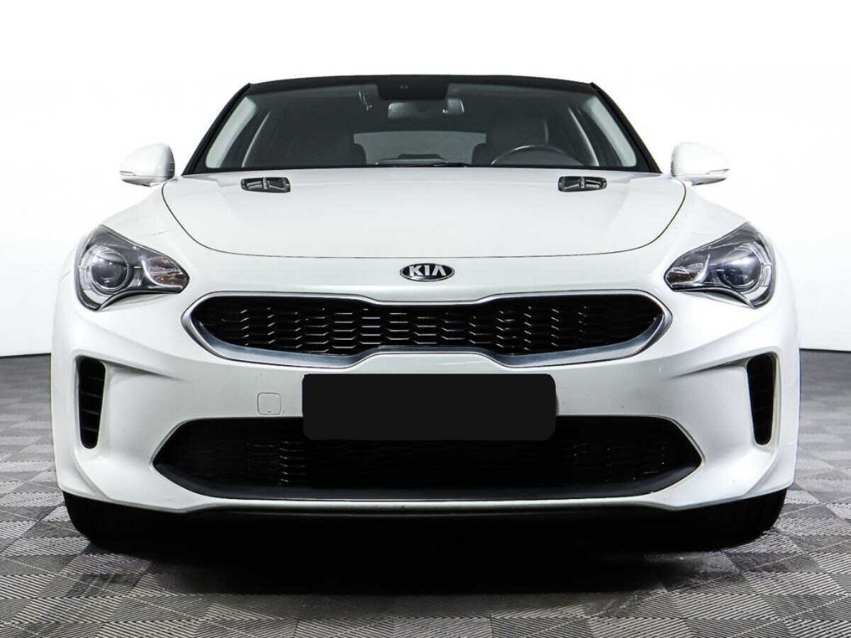 Купить Kia Stinger с пробегом. Фото: #1