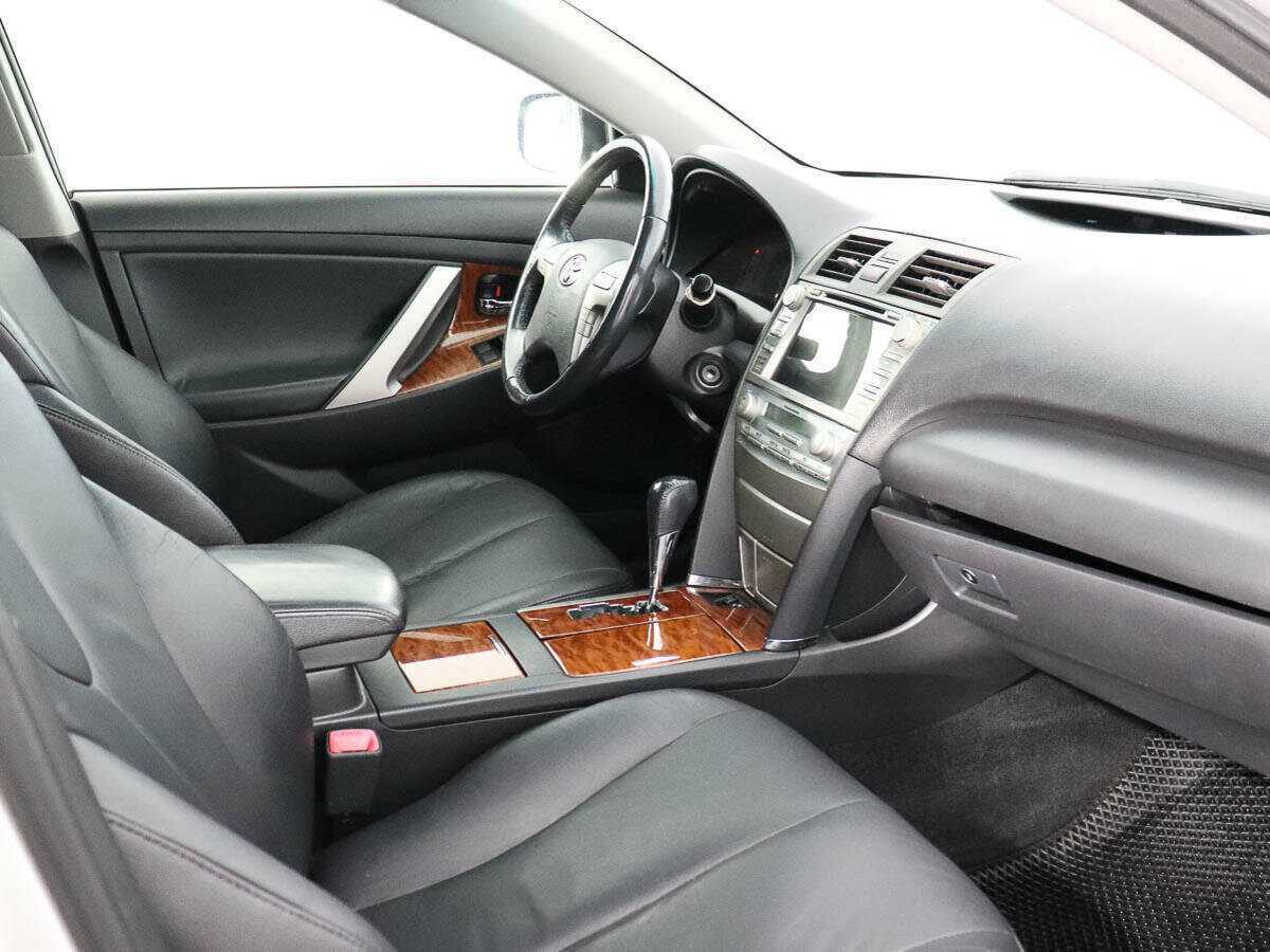 Купить Toyota Camry с пробегом. Фото: #8