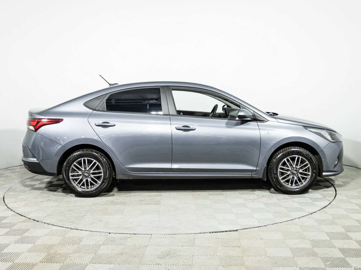 Купить Hyundai Solaris с пробегом. Фото: #3