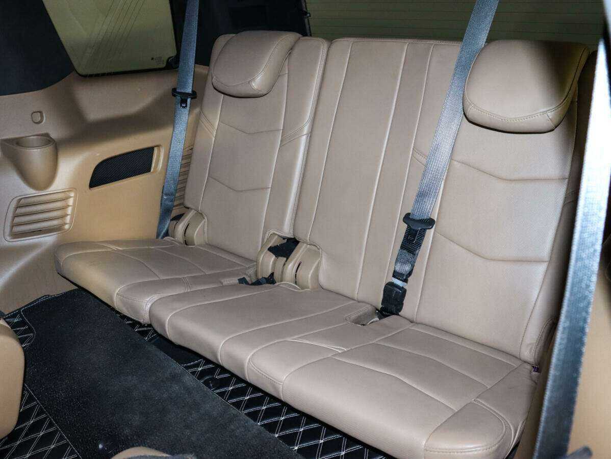 Купить Cadillac Escalade с пробегом. Фото: #14