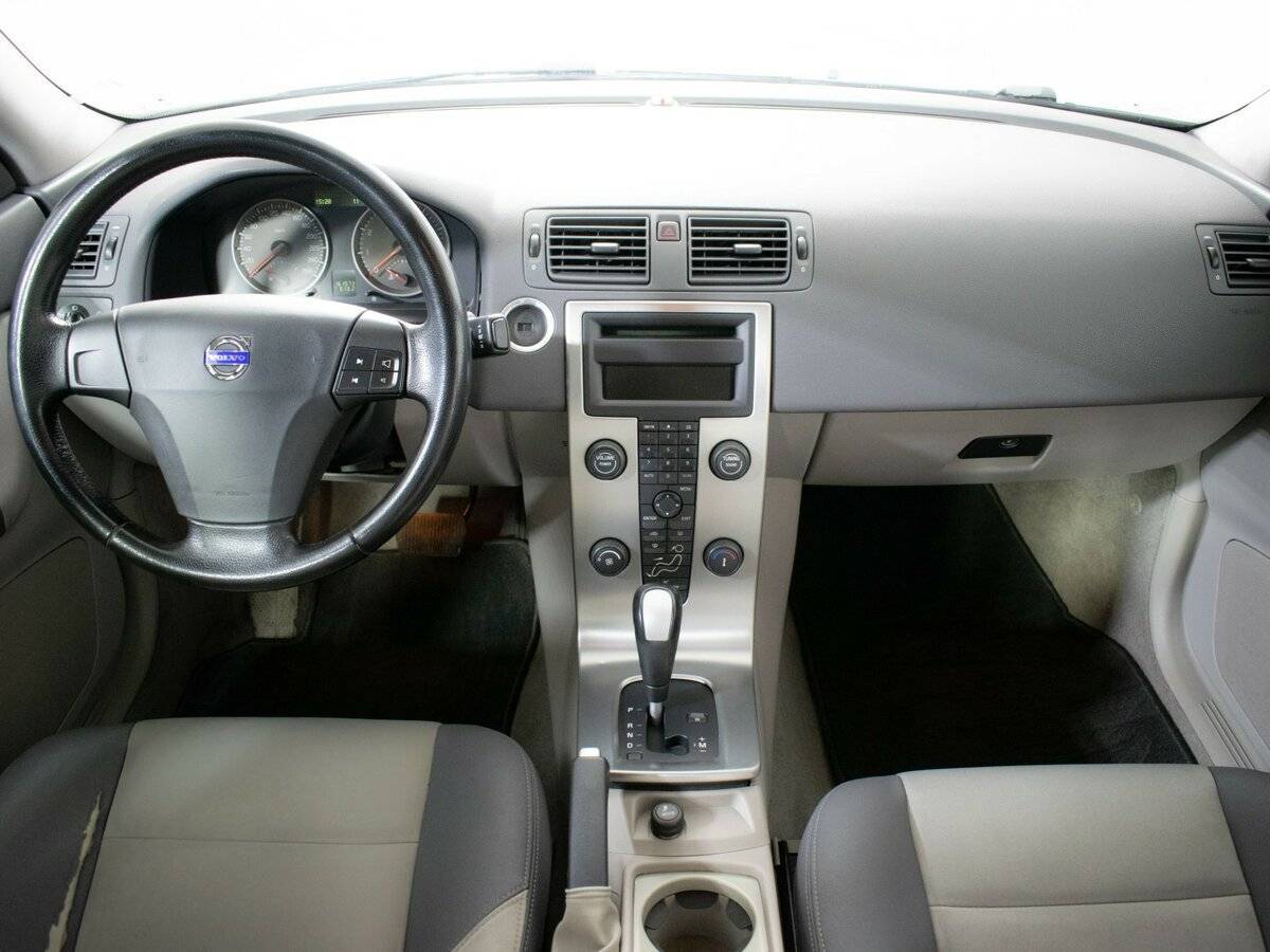 Купить Volvo S40 с пробегом. Фото: #8