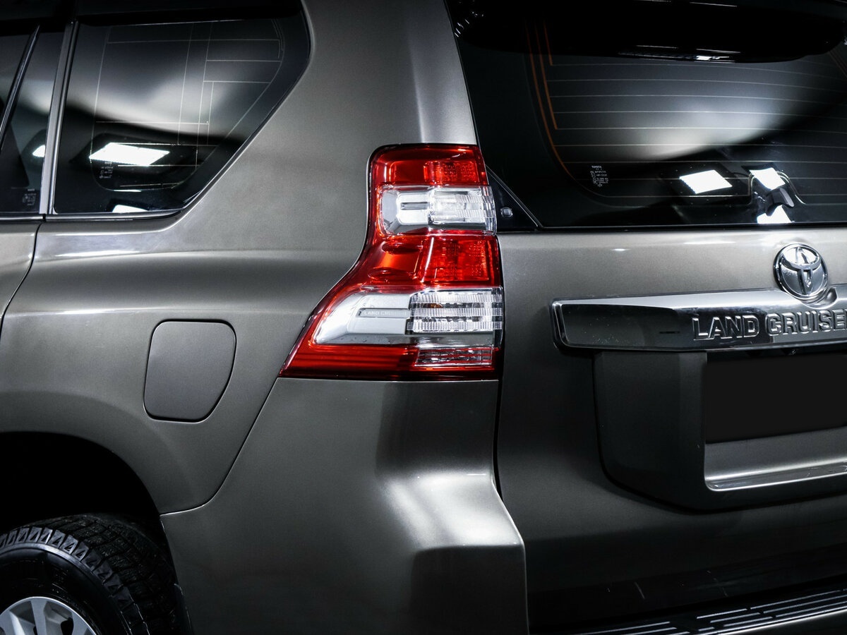 Купить Toyota Land Cruiser Prado с пробегом. Фото: #13