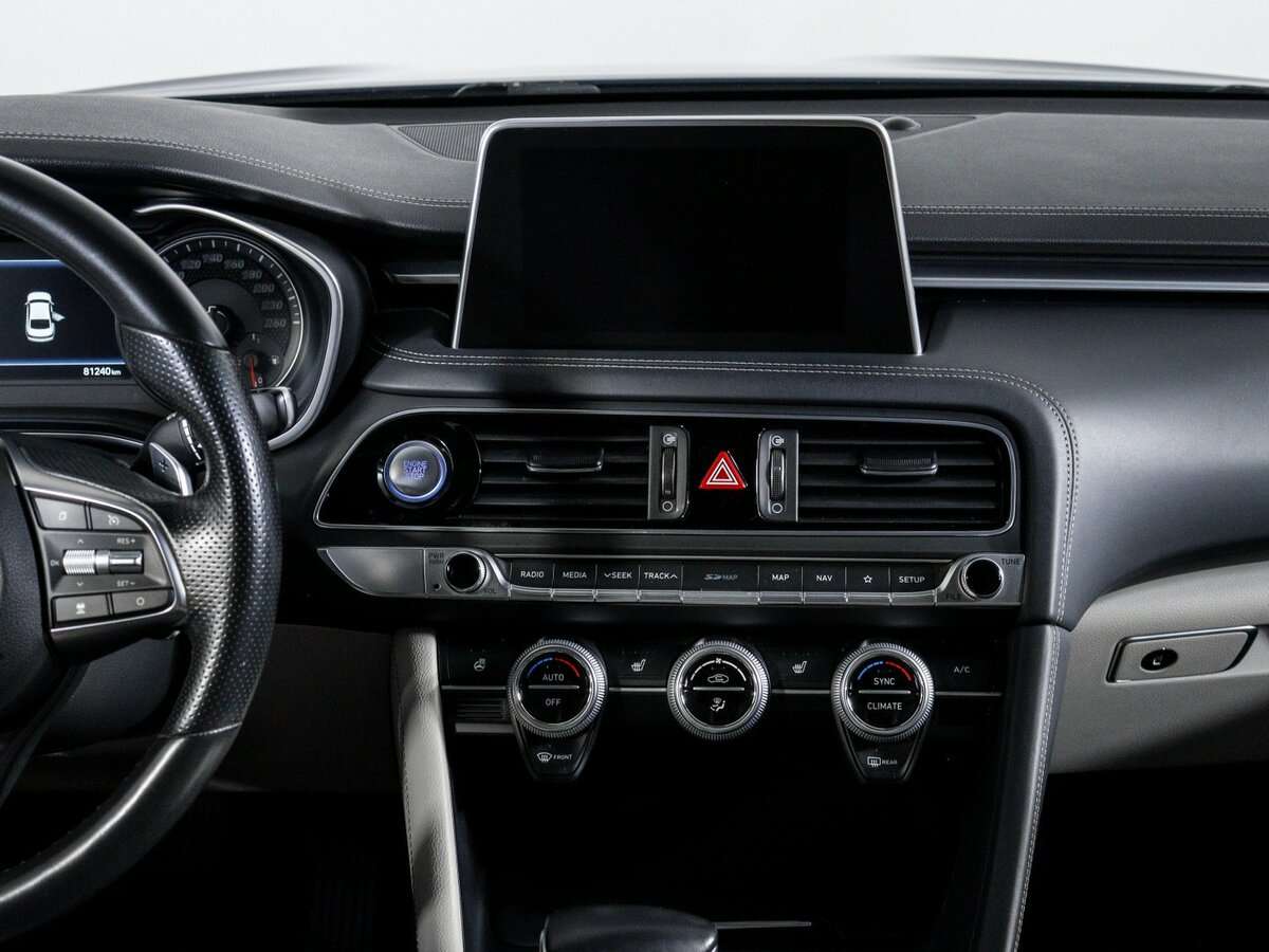 Купить Genesis G70 с пробегом. Фото: #11