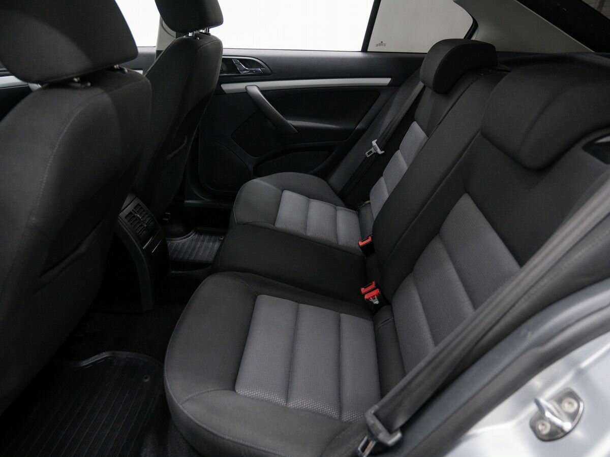 Купить Skoda Octavia с пробегом. Фото: #9