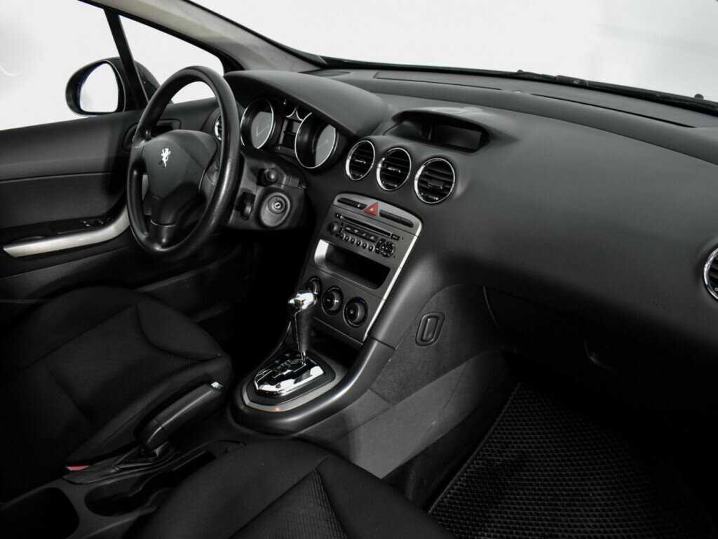 Купить Peugeot 308 с пробегом. Фото: #10