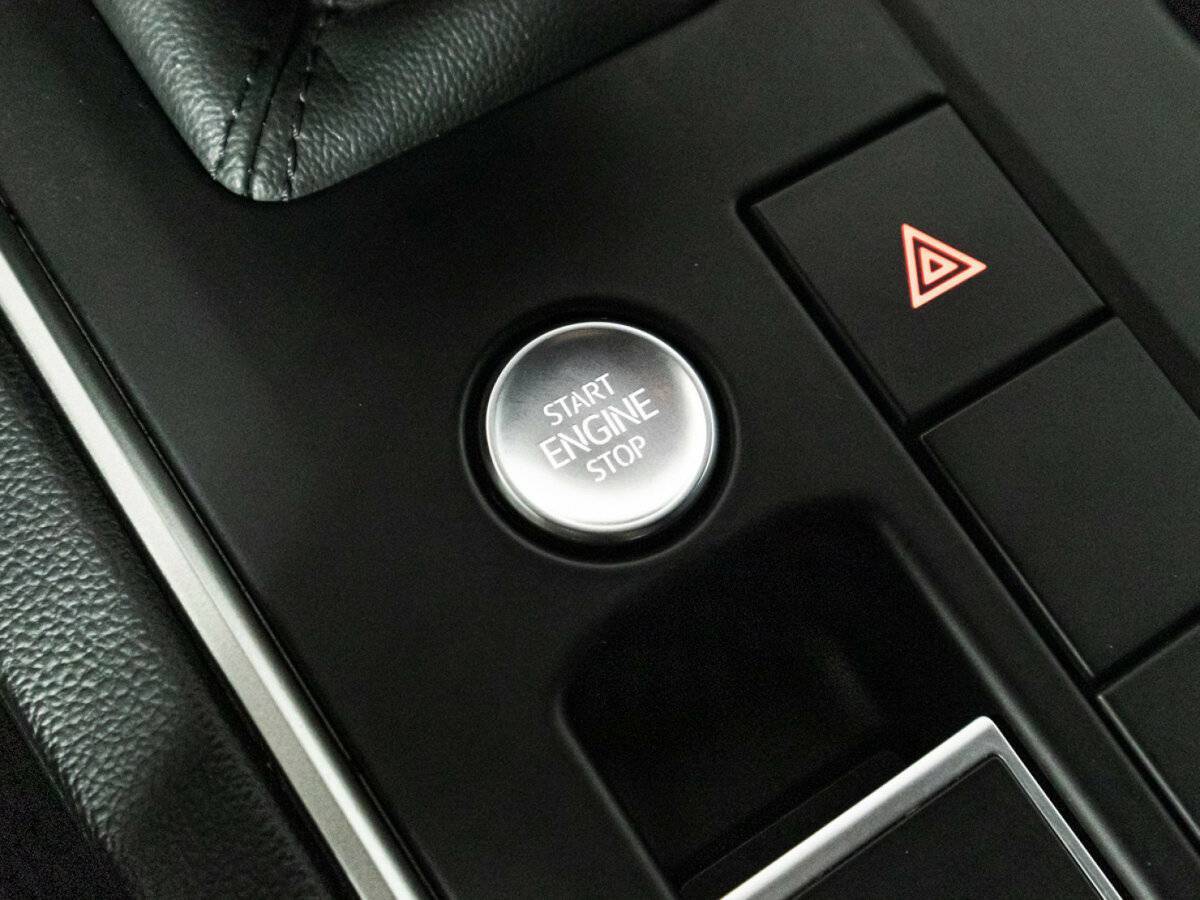 Купить Volkswagen Touareg с пробегом. Фото: #21