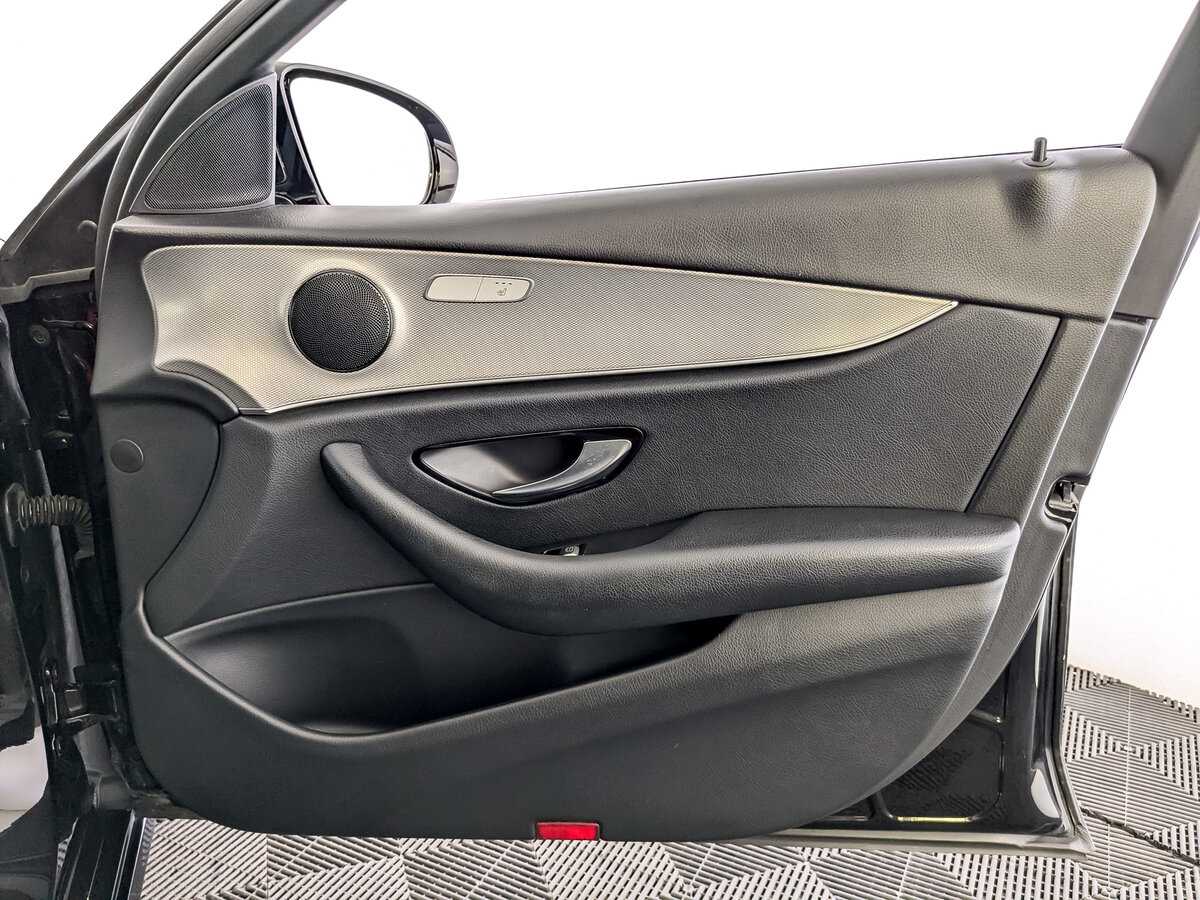 Купить Mercedes-Benz E-Класс с пробегом. Фото: #20