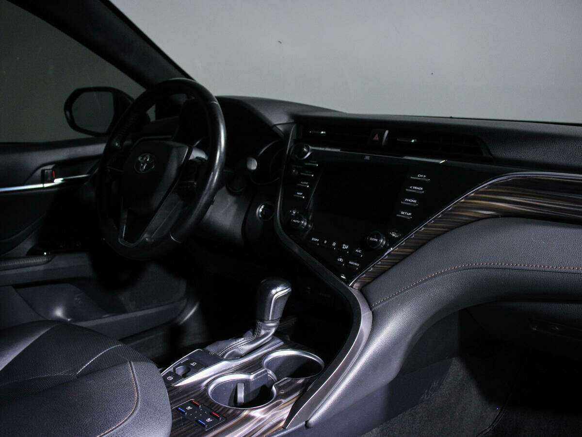 Купить Toyota Camry с пробегом. Фото: #6