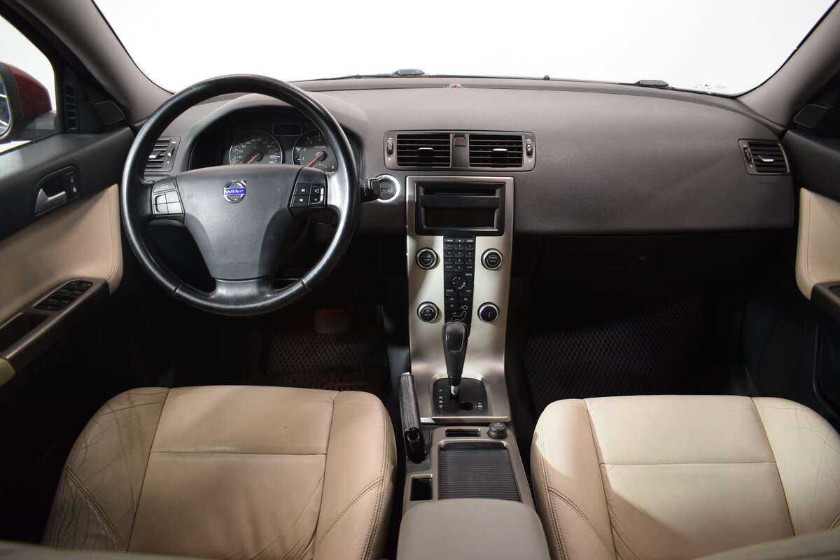 Купить Volvo S40 с пробегом. Фото: #4