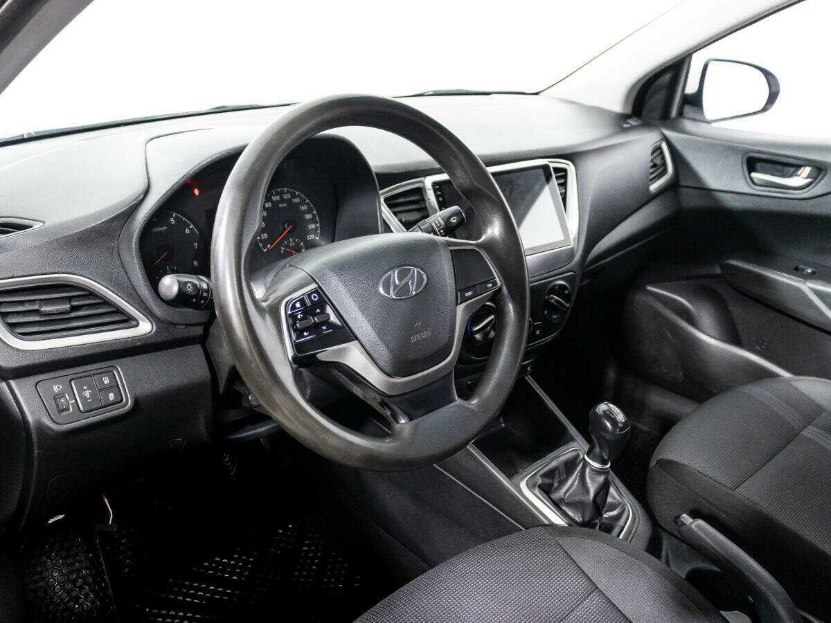 Купить Hyundai Solaris с пробегом. Фото: #10