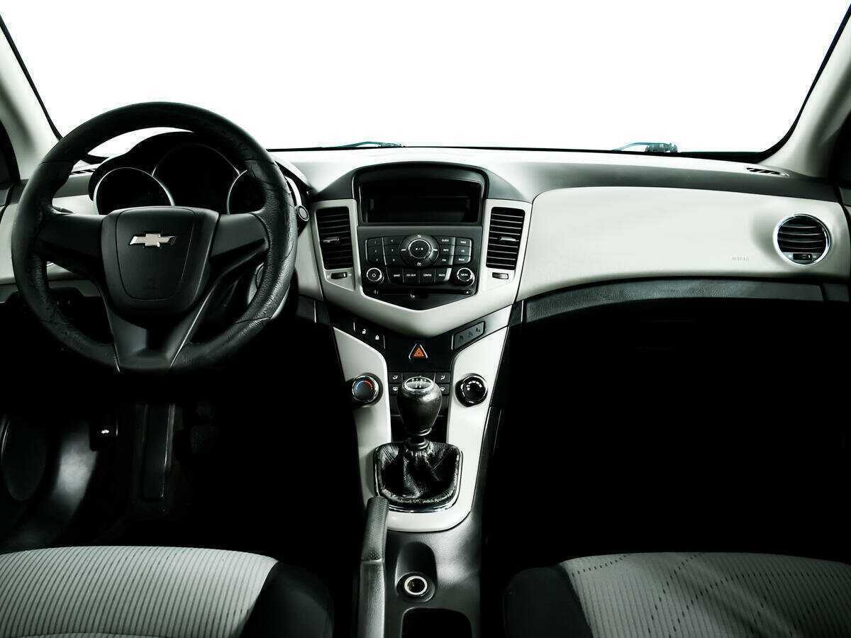 Купить Chevrolet Cruze с пробегом. Фото: #10